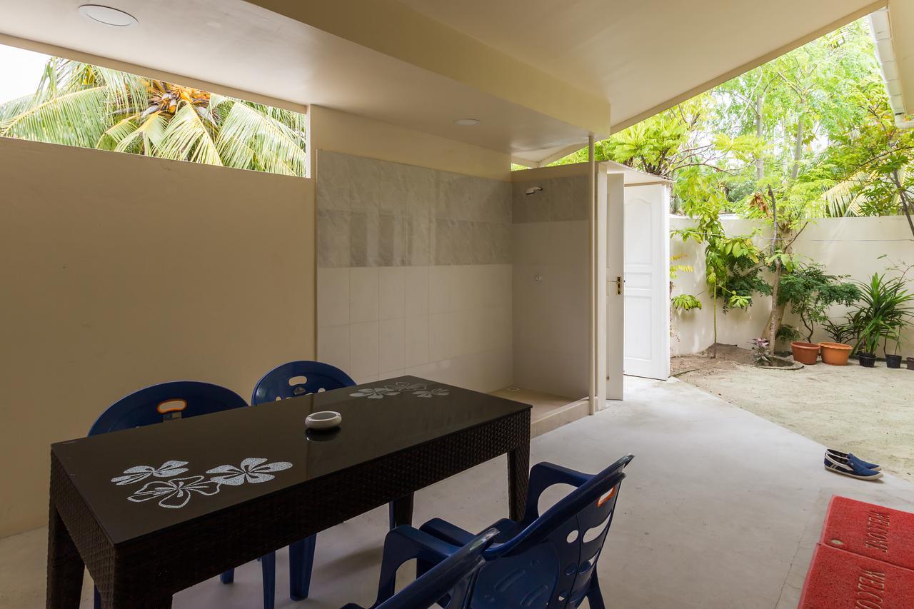 Surf Trip Maldives Hotel Thulusdhoo Exterior photo